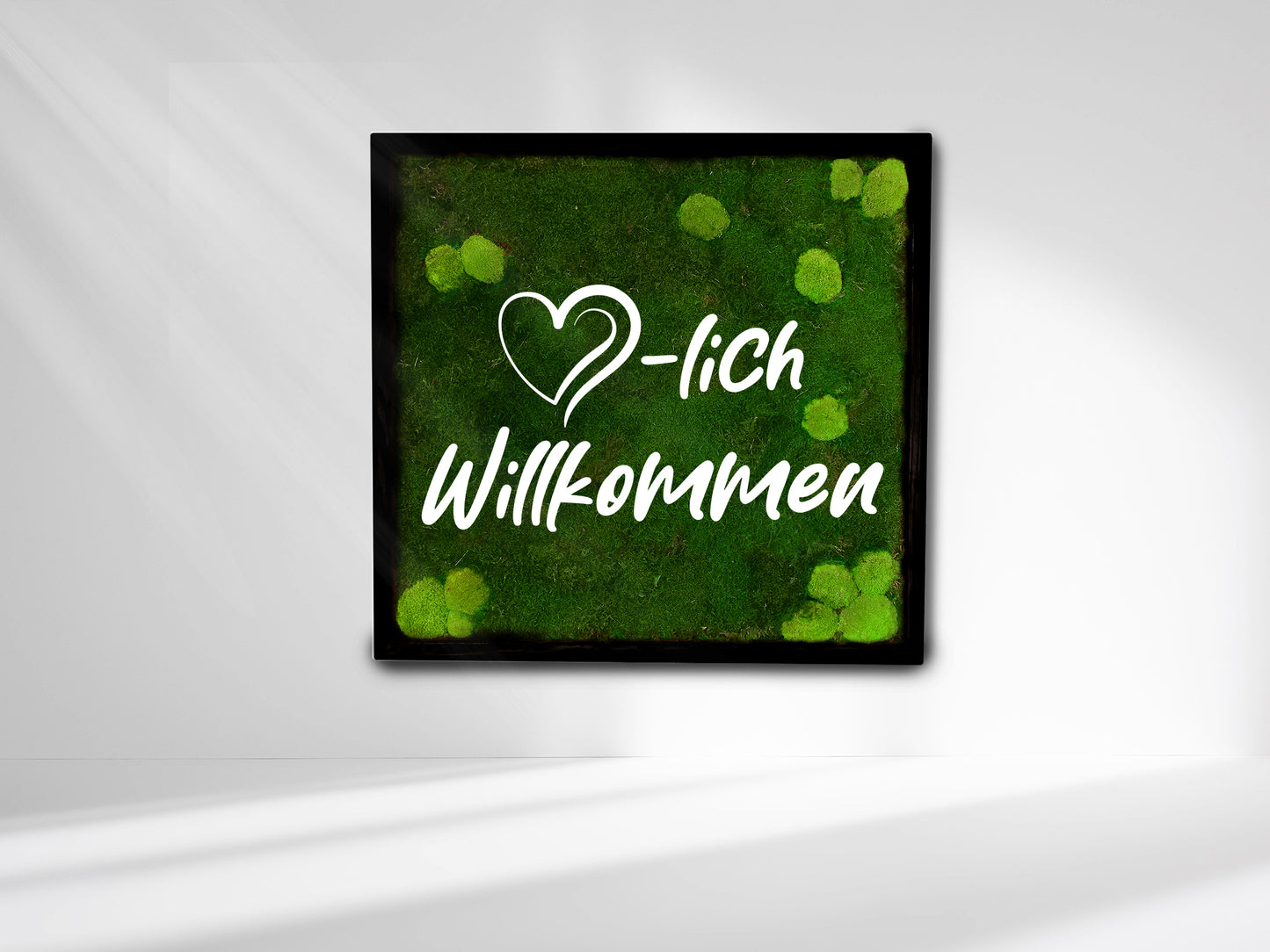 Moosbild quadratisch inkl. weißes Acrylglas Logo "herzlich willkommen"