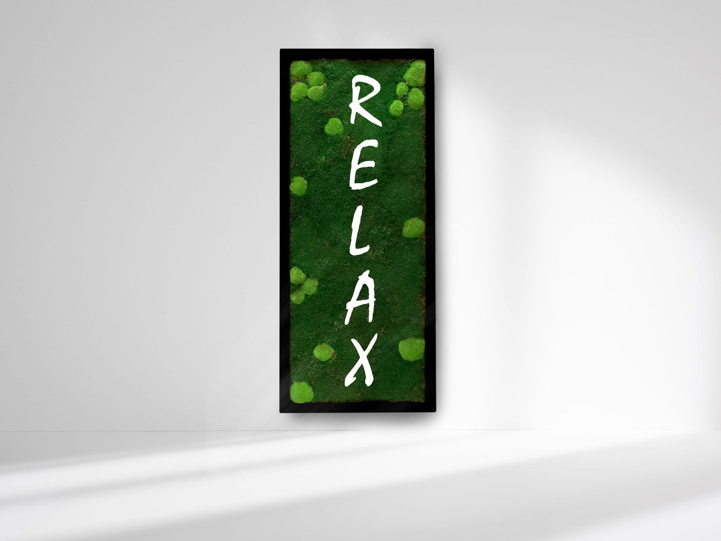 Moosbild hochkant inkl. weißes Acrylglas Logo "Relax"